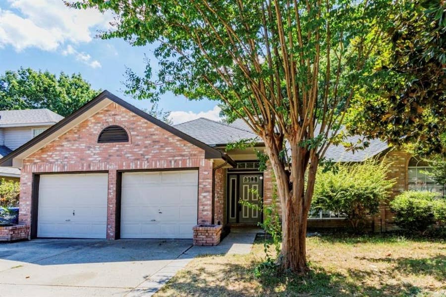 Property photo for 1215 Hyde Park Drive, McKinney, TX