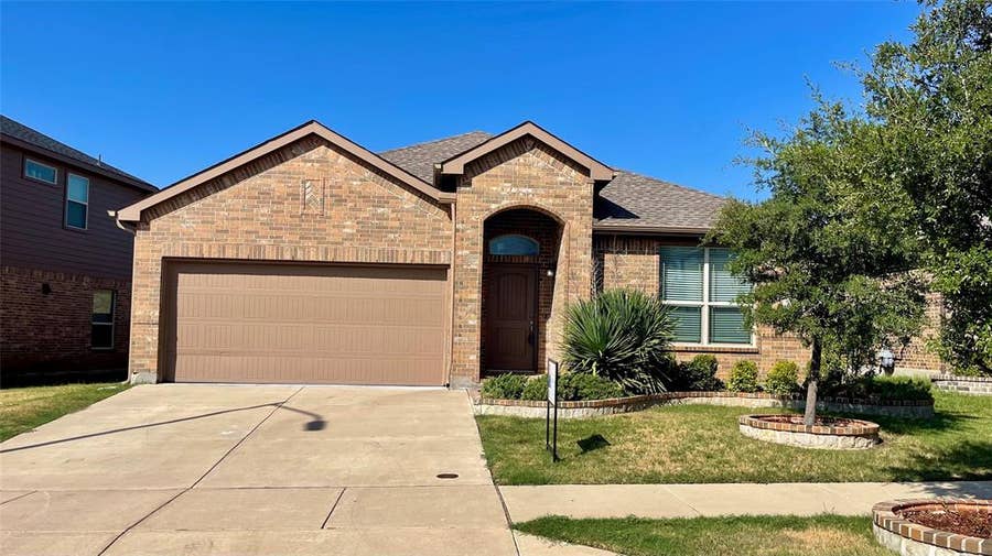 Property photo for 9109 Stormcrow Drive, Fort Worth, TX
