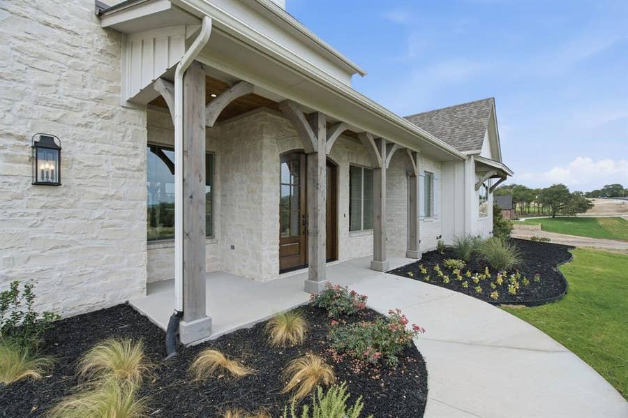 Property photo for 2061 Preserve Trail, Weatherford, TX