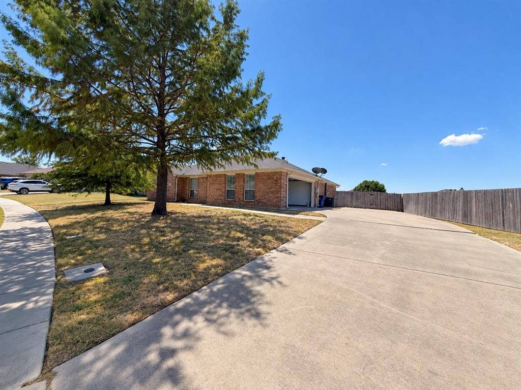 1334 Yukon Drive, Midlothian, TX 76065 1334 Yukon Drive, Midlothian, TX 76065