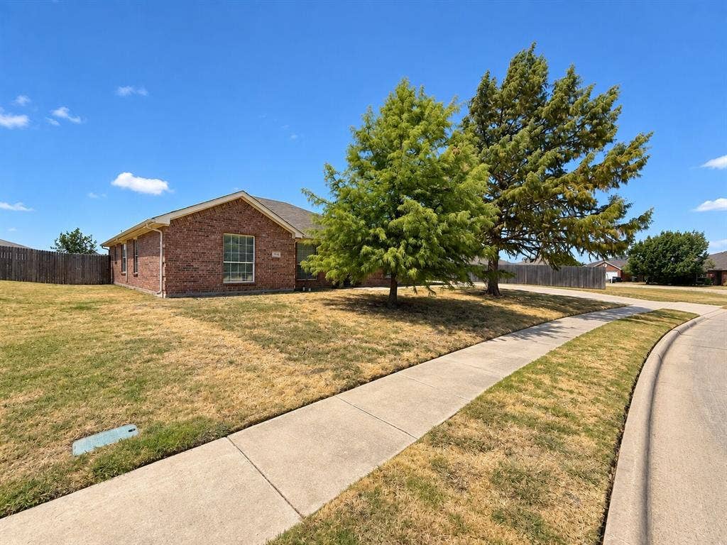 1334 Yukon Drive, Midlothian, TX 76065 1334 Yukon Drive, Midlothian, TX 76065