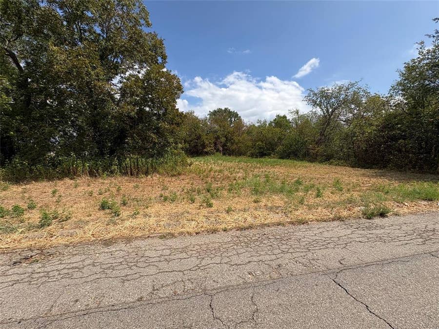 Property photo for TBD NE 6th, Paris, TX