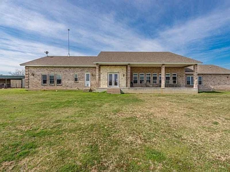 Property photo for 231 Sanchez Creek Drive, Weatherford, TX