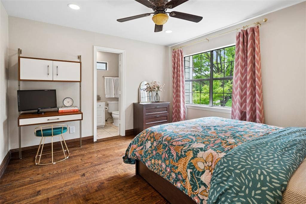 2001 Pebble Beach Court, Richardson, TX 75082 2nd bedroom comes with it's own ensuite bathroom.
