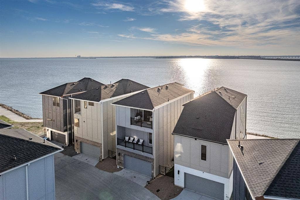 808 War Admiral Drive, Rowlett, TX 75088 808 War Admiral Drive, Rowlett, TX 75088
