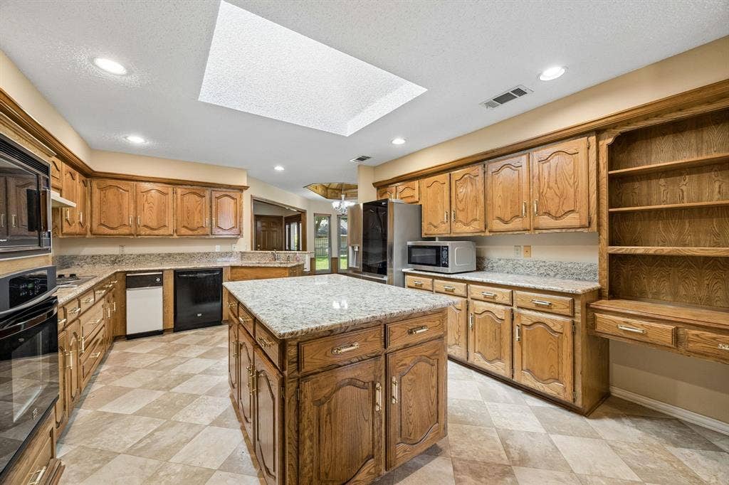 1913 Pecan Ridge Drive, Rowlett, TX 75088 Island Kitchen