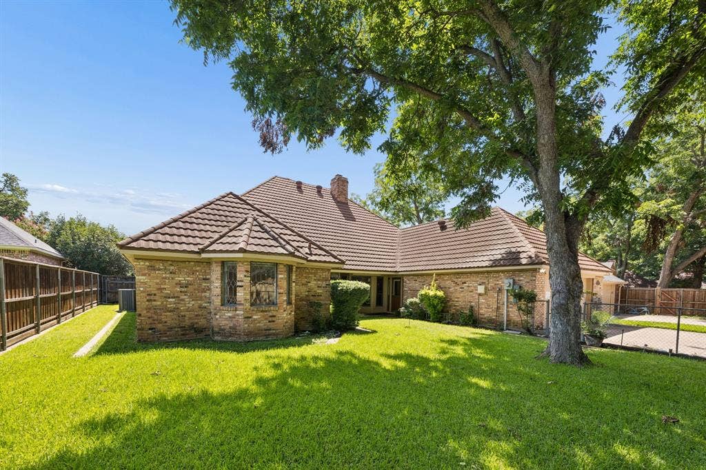 1913 Pecan Ridge Drive, Rowlett, TX 75088 Yard