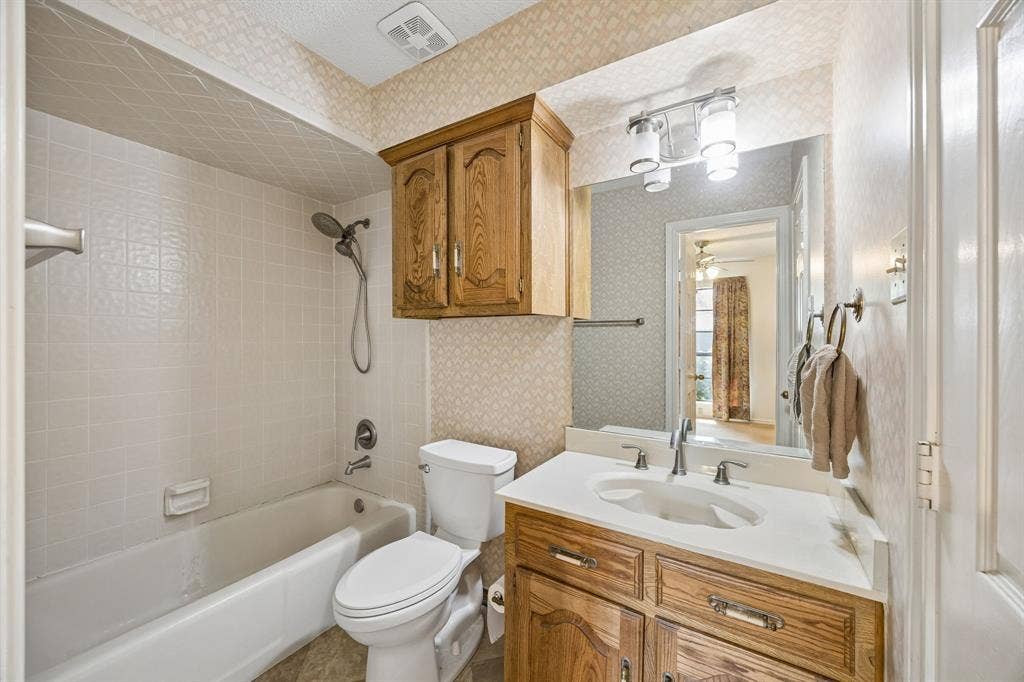 1913 Pecan Ridge Drive, Rowlett, TX 75088 1913 Pecan Ridge Drive, Rowlett, TX 75088