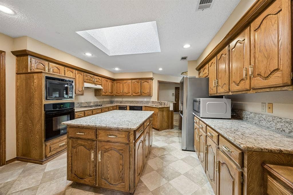 1913 Pecan Ridge Drive, Rowlett, TX 75088 1913 Pecan Ridge Drive, Rowlett, TX 75088