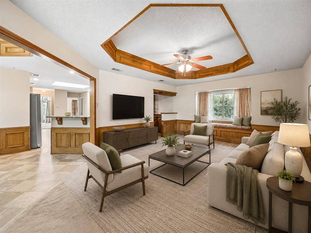1913 Pecan Ridge Drive, Rowlett, TX 75088 Family Room - virtually staged