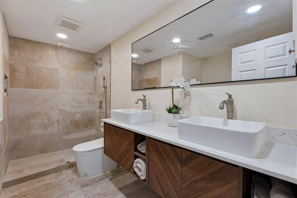 7142 Lakehurst Avenue, Dallas, TX 75230 7142 Lakehurst Avenue, Dallas, TX 75230