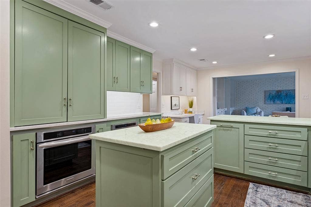 7142 Lakehurst Avenue, Dallas, TX 75230 7142 Lakehurst Avenue, Dallas, TX 75230