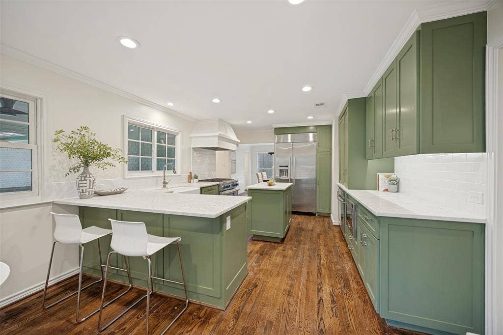7142 Lakehurst Avenue, Dallas, TX 75230 7142 Lakehurst Avenue, Dallas, TX 75230