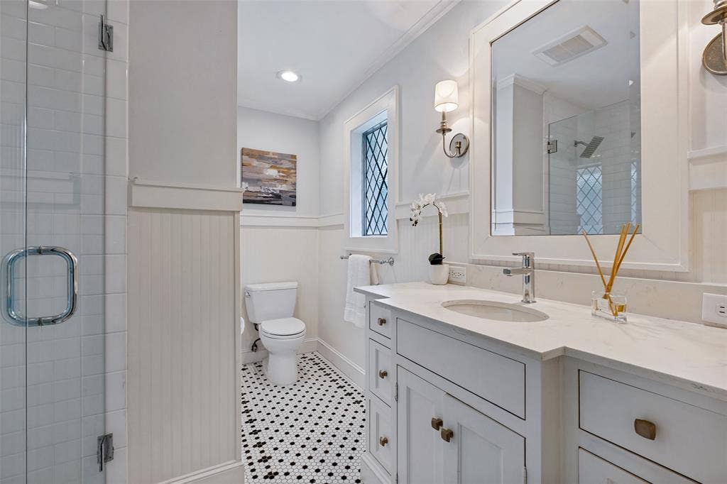 7142 Lakehurst Avenue, Dallas, TX 75230 7142 Lakehurst Avenue, Dallas, TX 75230