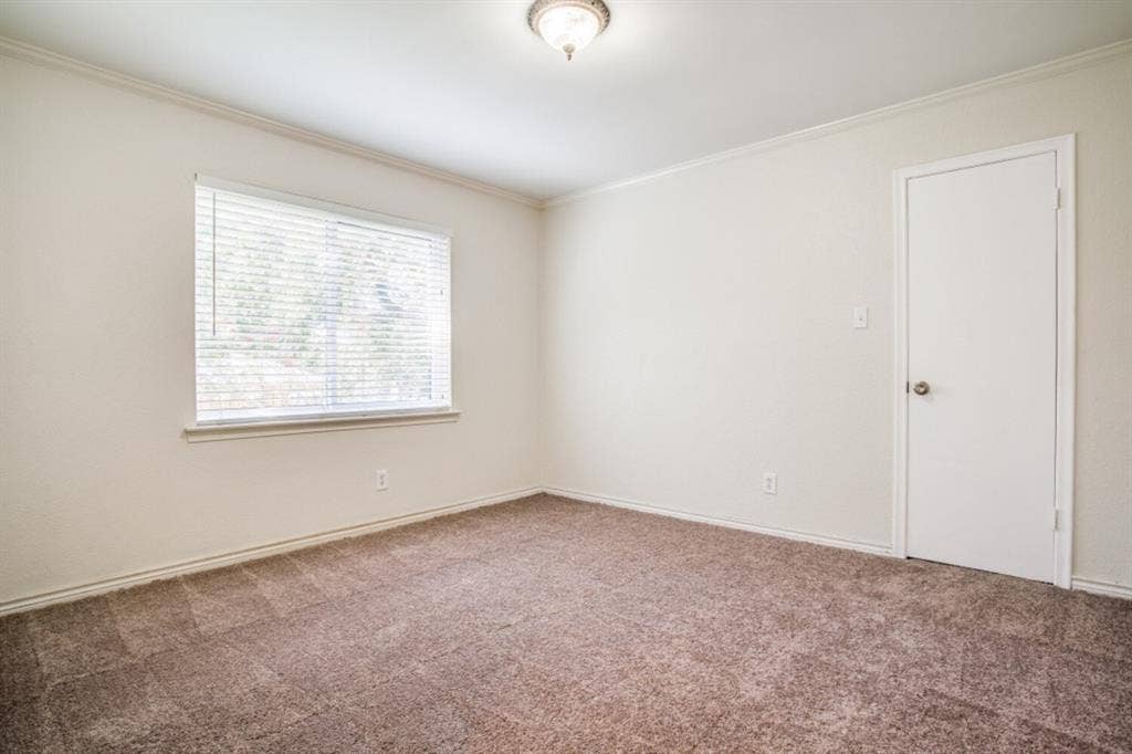 604 N Young Boulevard, DeSoto, TX 75115