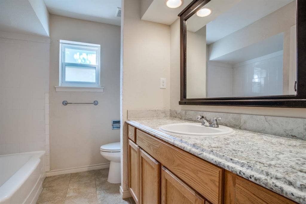 604 N Young Boulevard, DeSoto, TX 75115