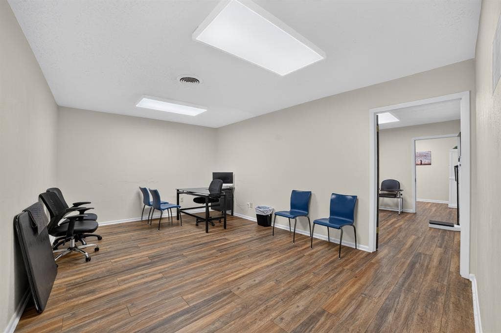 110 W Grove