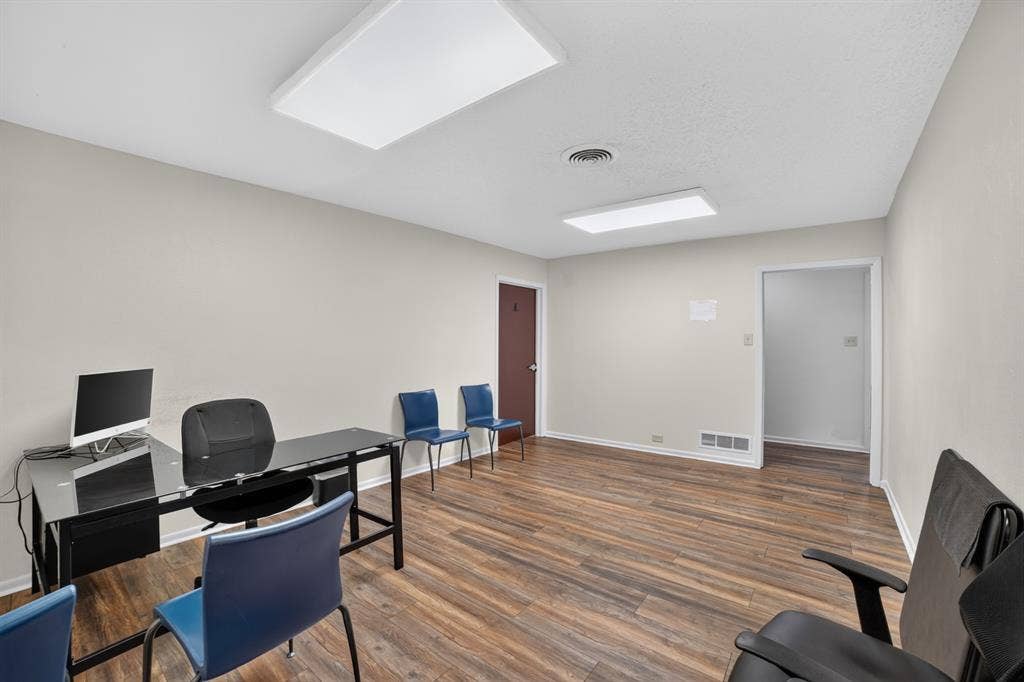 110 W Grove