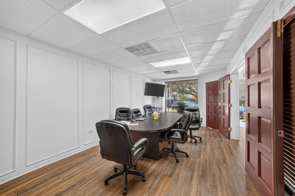 108 W Grove