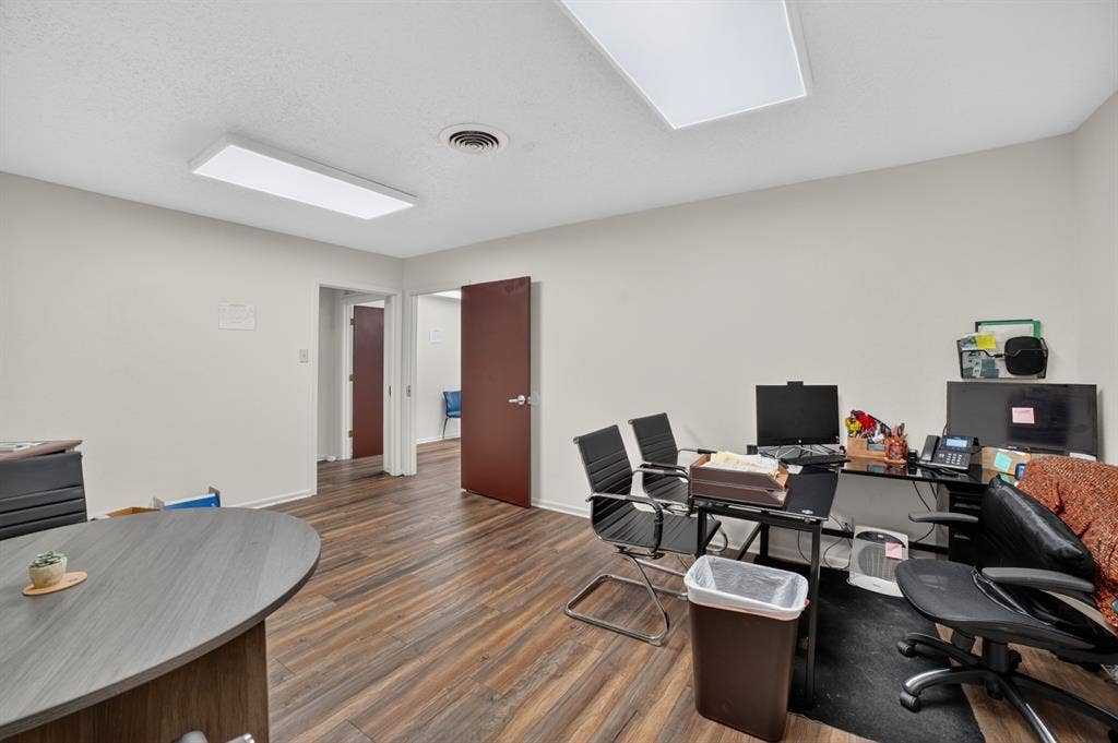 110 W Grove