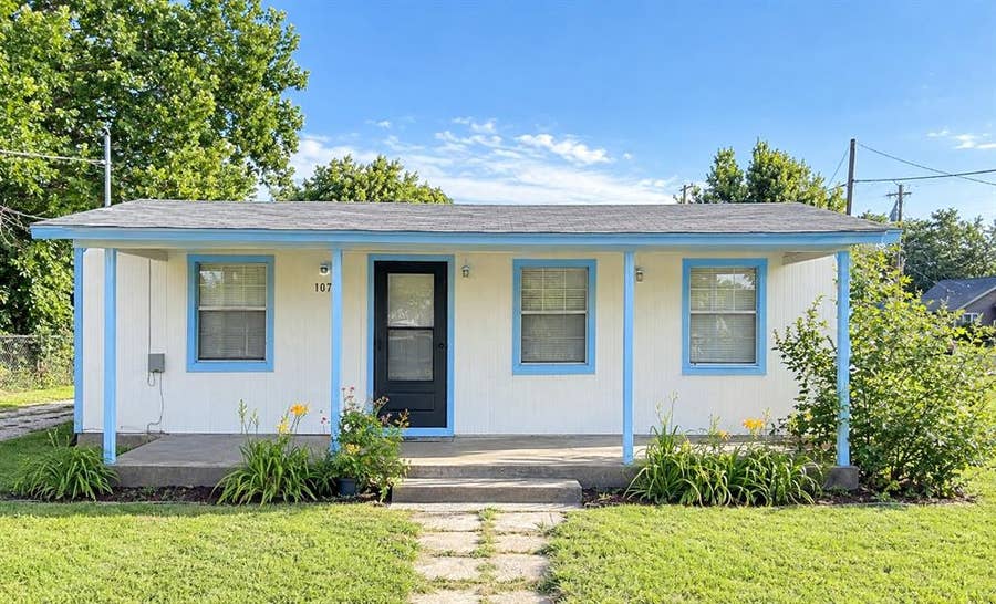 Property photo for 107 W College Street, Milford, TX