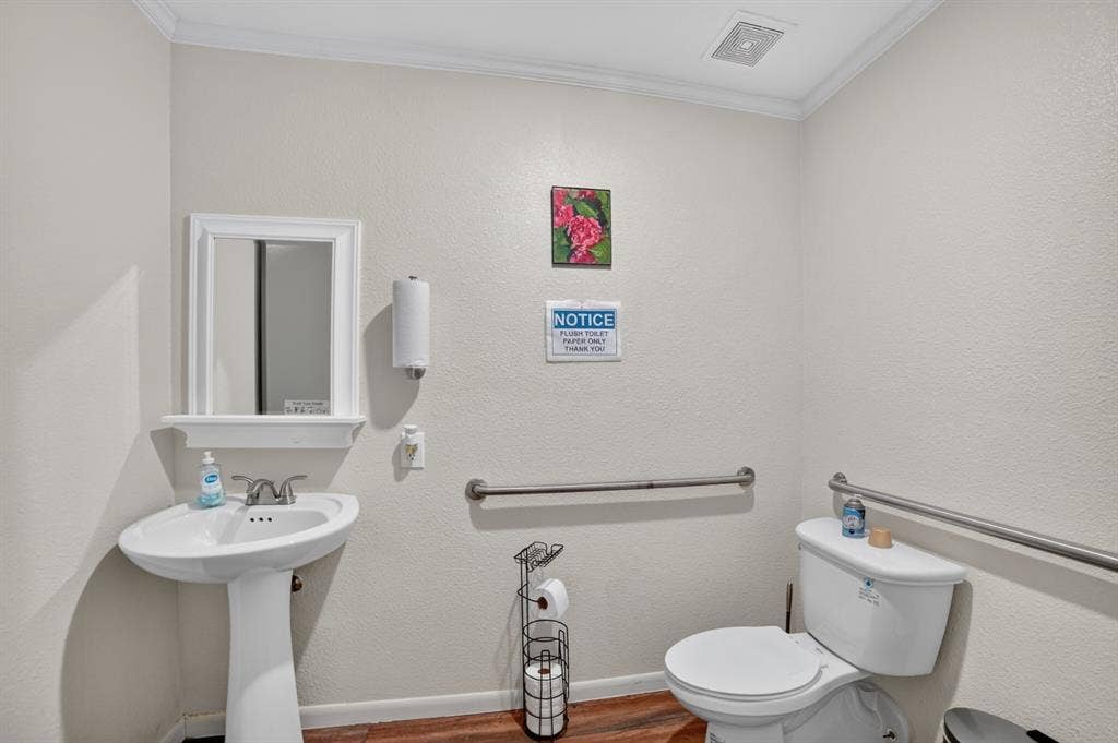 108 W Grove Street, Kaufman, TX 75142