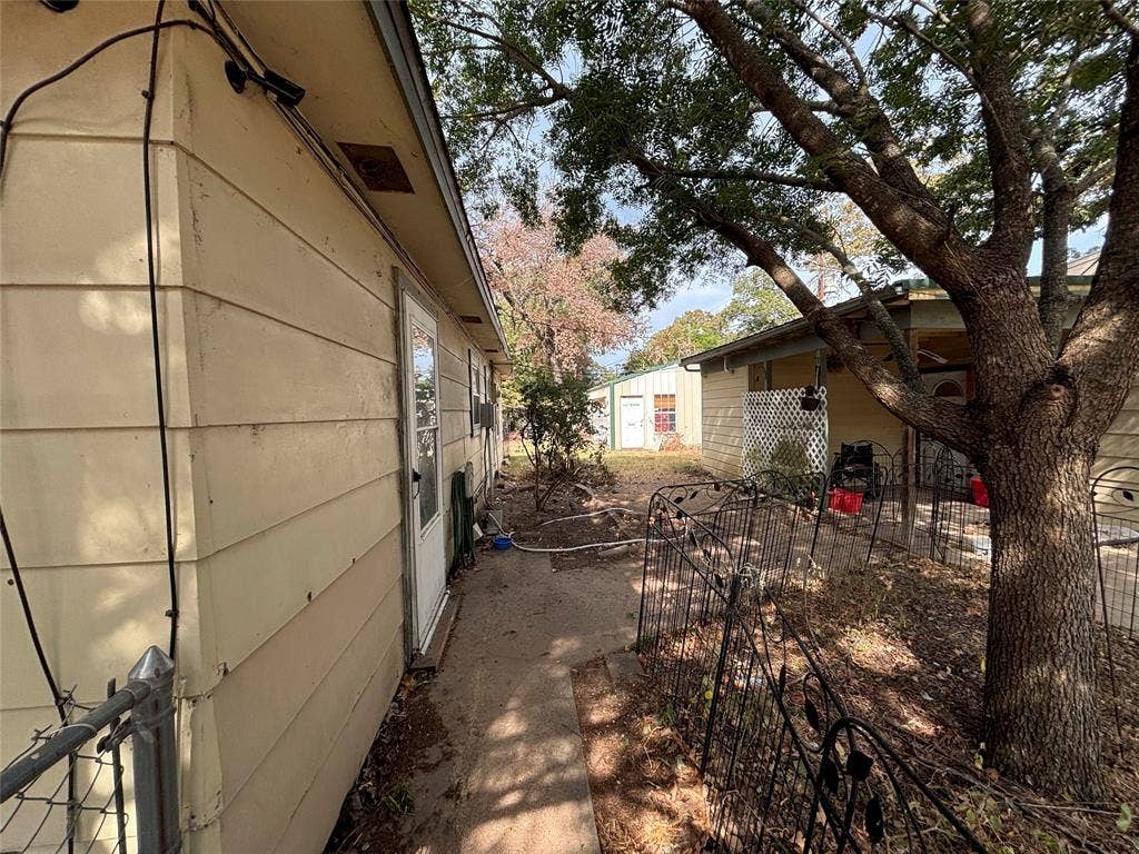 913 Woodland Trail, Tool, TX 75143 913 Woodland Trail, Tool, TX 75143