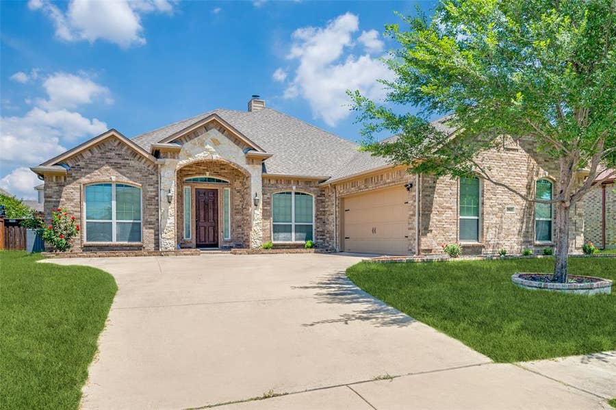 Property photo for 2812 Pino, Grand Prairie, TX