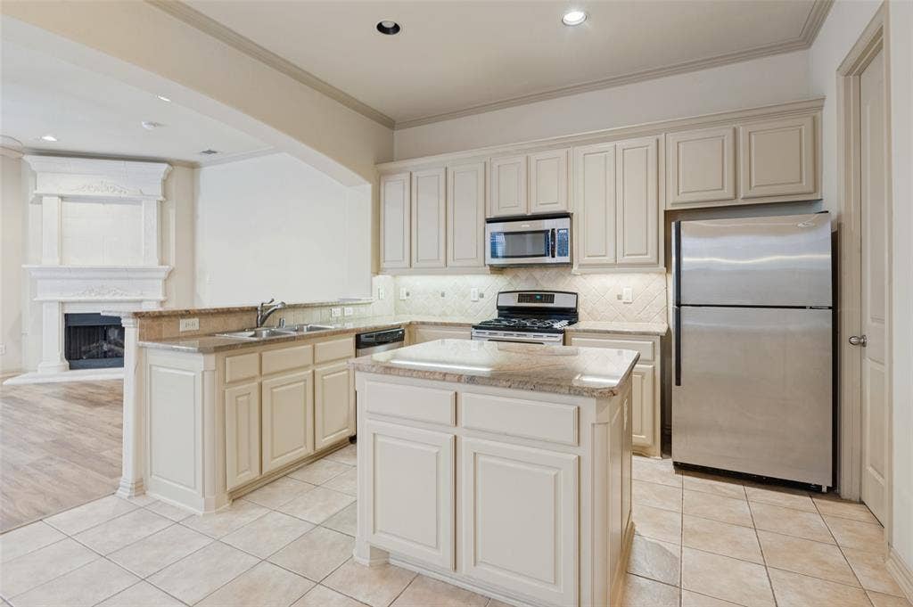 5930 Lewis Street, Dallas, TX 75206