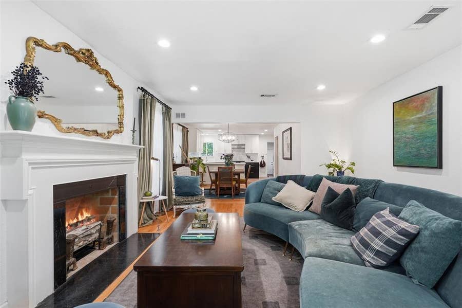 Property photo for 1430 S Montreal Avenue, Dallas, TX