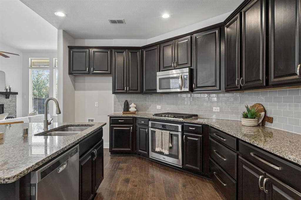 821 Llano Falls Drive, McKinney, TX 75071 821 Llano Falls Drive, McKinney, TX 75071