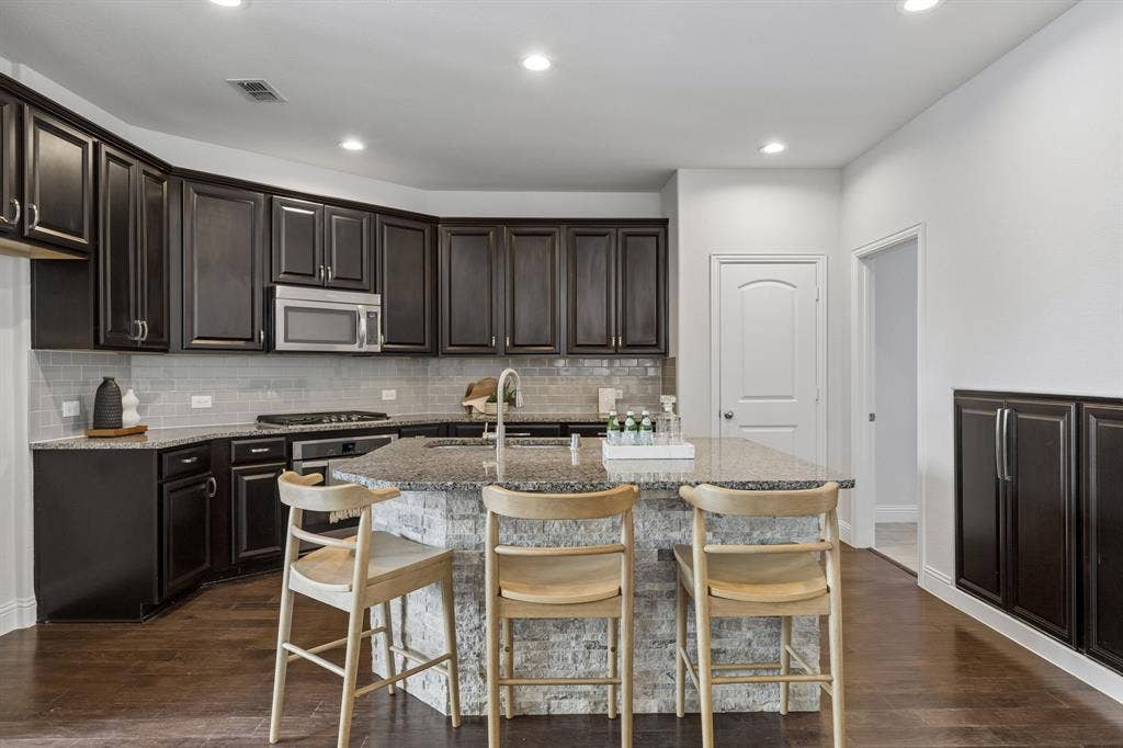 821 Llano Falls Drive, McKinney, TX 75071 821 Llano Falls Drive, McKinney, TX 75071