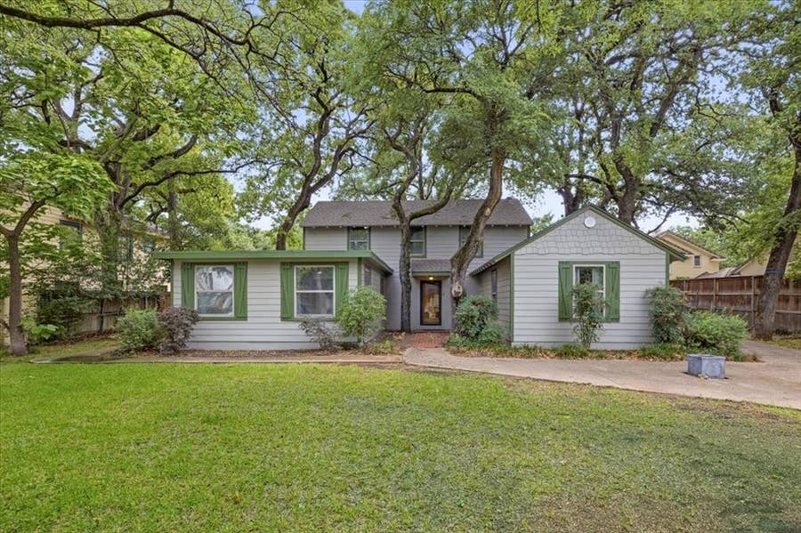 Property photo for 401 N Bailey Avenue, Fort Worth, TX
