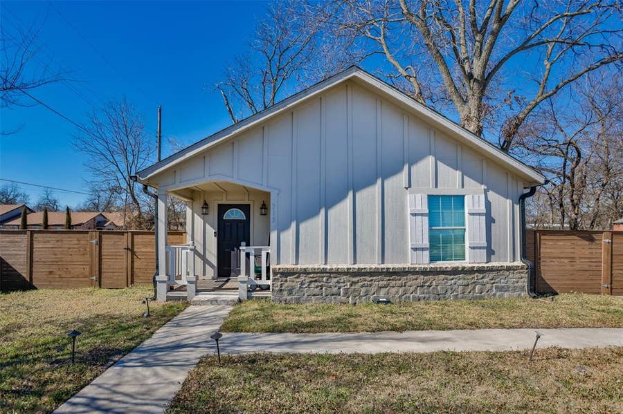 Property photo for 313 Fair Avenue, Gainesville, TX