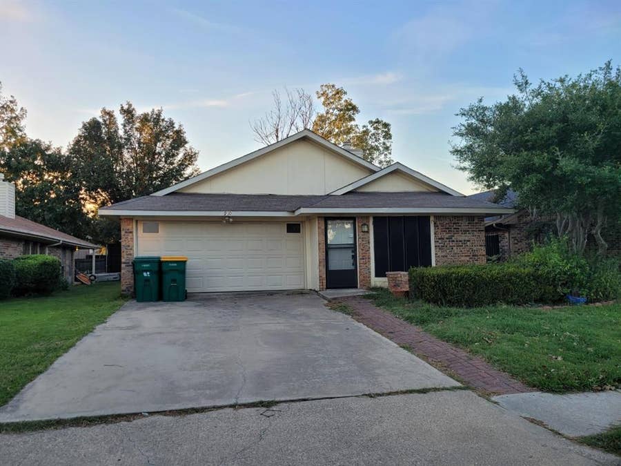 Property photo for 910 Boxwood Drive, Lewisville, TX
