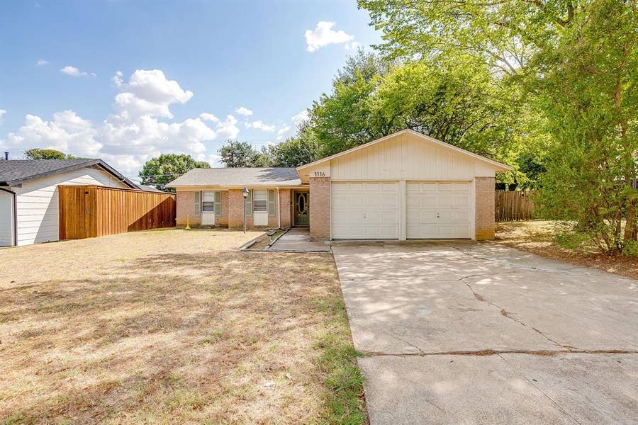 Property photo for 1116 Woodbrook Street, Arlington, TX