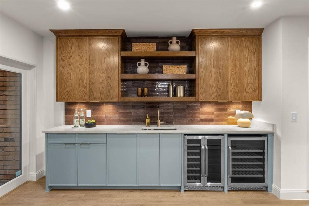 9401 Shady Valley Drive, Dallas, TX 75238 9401 Shady Valley Drive, Dallas, TX 75238