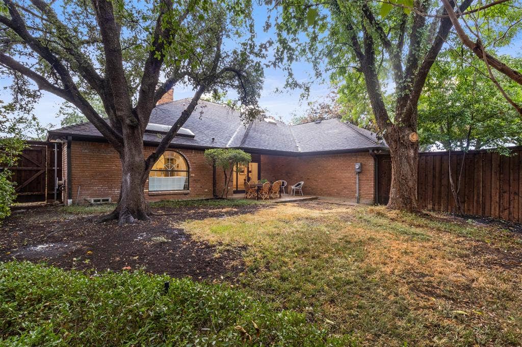 9401 Shady Valley Drive, Dallas, TX 75238 9401 Shady Valley Drive, Dallas, TX 75238