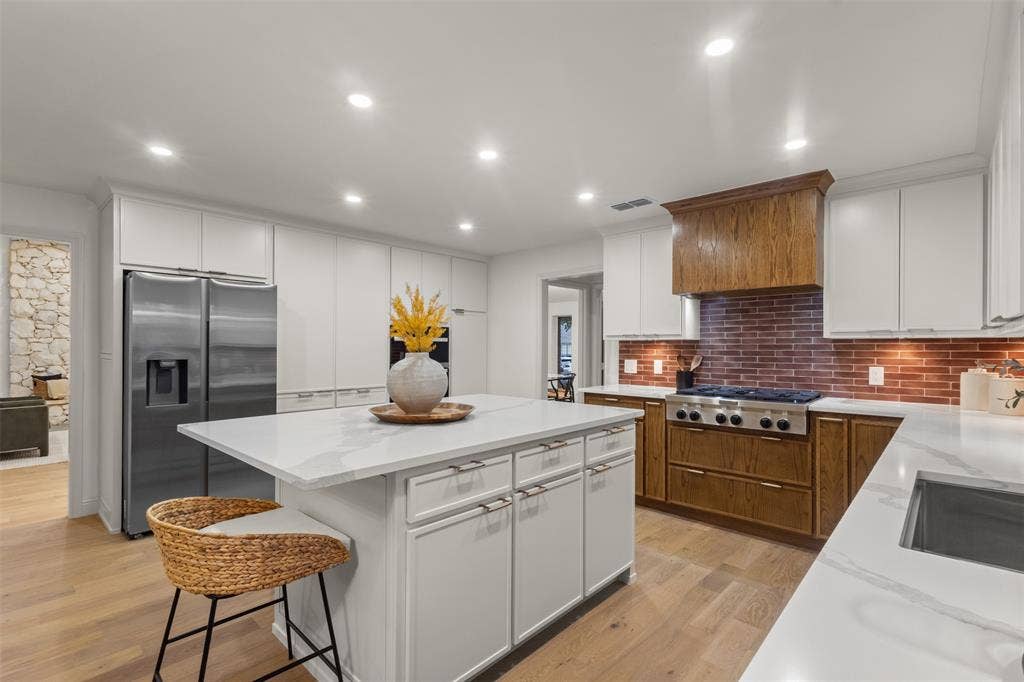 9401 Shady Valley Drive, Dallas, TX 75238 9401 Shady Valley Drive, Dallas, TX 75238