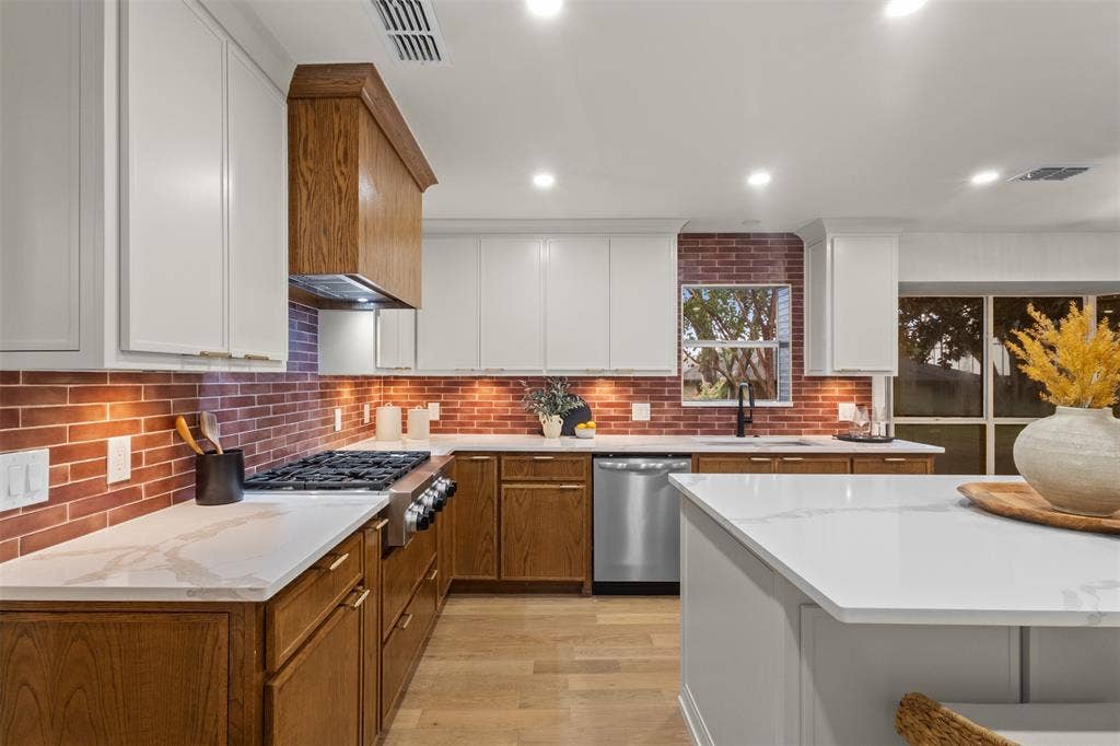 9401 Shady Valley Drive, Dallas, TX 75238 9401 Shady Valley Drive, Dallas, TX 75238