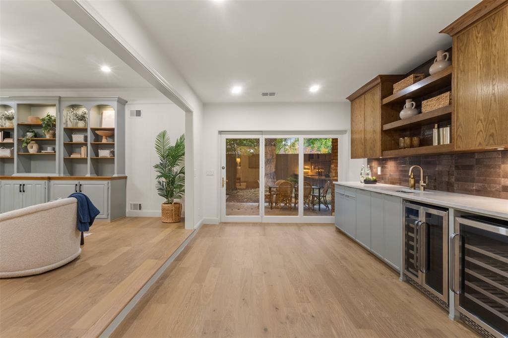 9401 Shady Valley Drive, Dallas, TX 75238 9401 Shady Valley Drive, Dallas, TX 75238