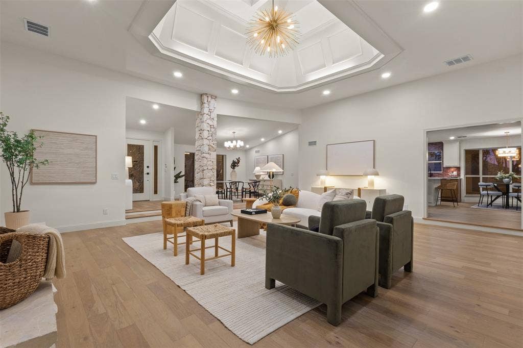 9401 Shady Valley Drive, Dallas, TX 75238 9401 Shady Valley Drive, Dallas, TX 75238