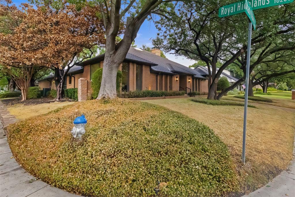 9401 Shady Valley Drive, Dallas, TX 75238 9401 Shady Valley Drive, Dallas, TX 75238