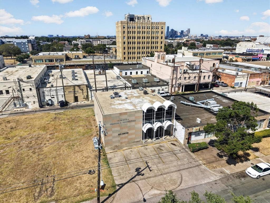 329 Centre Street, Dallas, TX 75208 329 Centre Street, Dallas, TX 75208