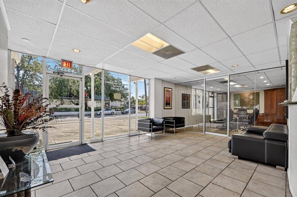 329 Centre Street, Dallas, TX 75208 329 Centre Street, Dallas, TX 75208