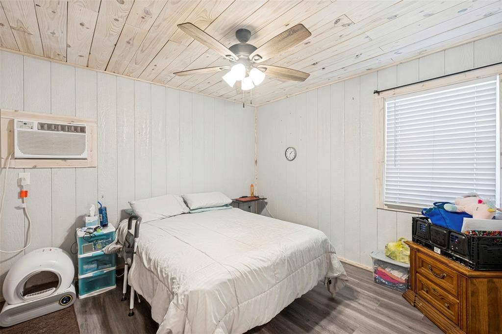 30971 Fm 85, Kemp, TX 75143 Cabin bedroom