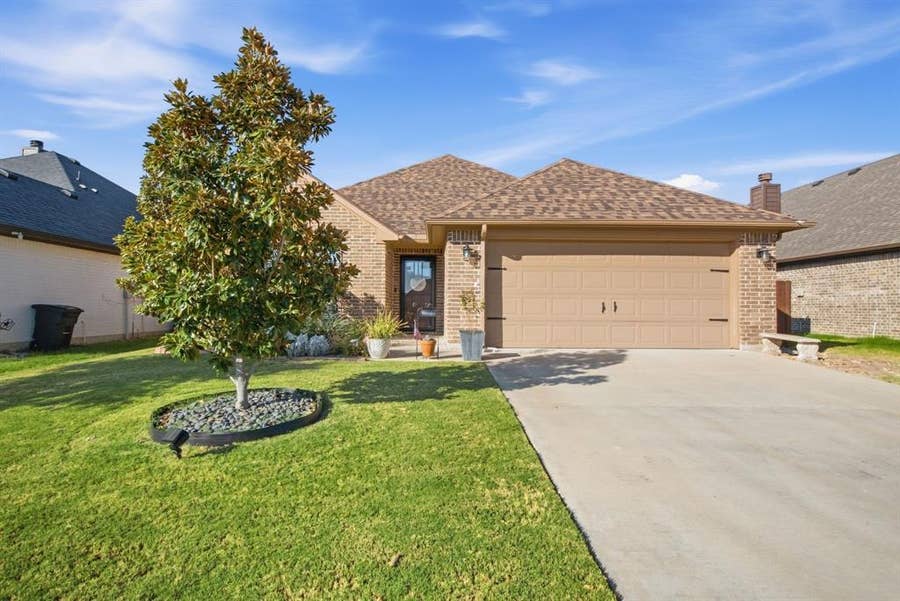 Property photo for 1432 Town Creek Circle, Weatherford, TX