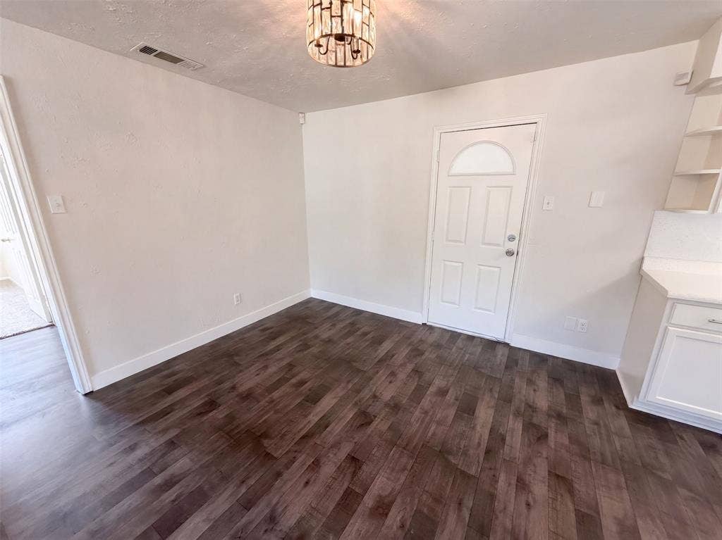 8540 Foxwood Lane, Dallas, TX 75217 8540 Foxwood Lane, Dallas, TX 75217