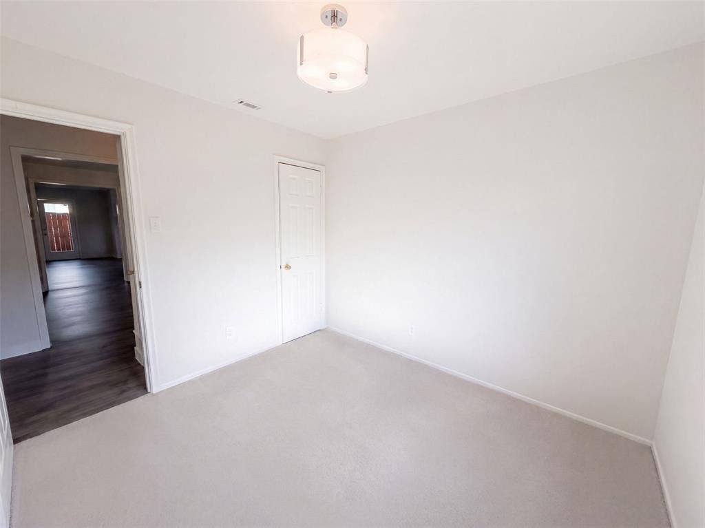 8540 Foxwood Lane, Dallas, TX 75217 8540 Foxwood Lane, Dallas, TX 75217
