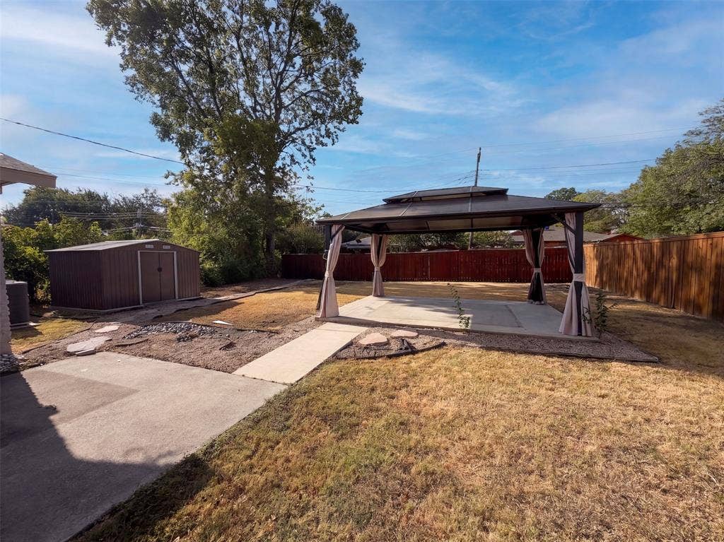 8540 Foxwood Lane, Dallas, TX 75217 8540 Foxwood Lane, Dallas, TX 75217